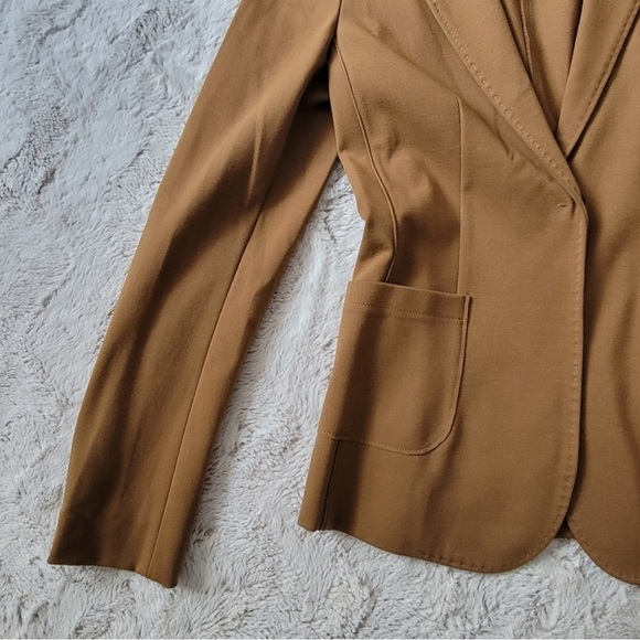 Les Copains Blazer in Cafe Brown with Hidden Single Button & Two Pockets - Picture 4 of 10